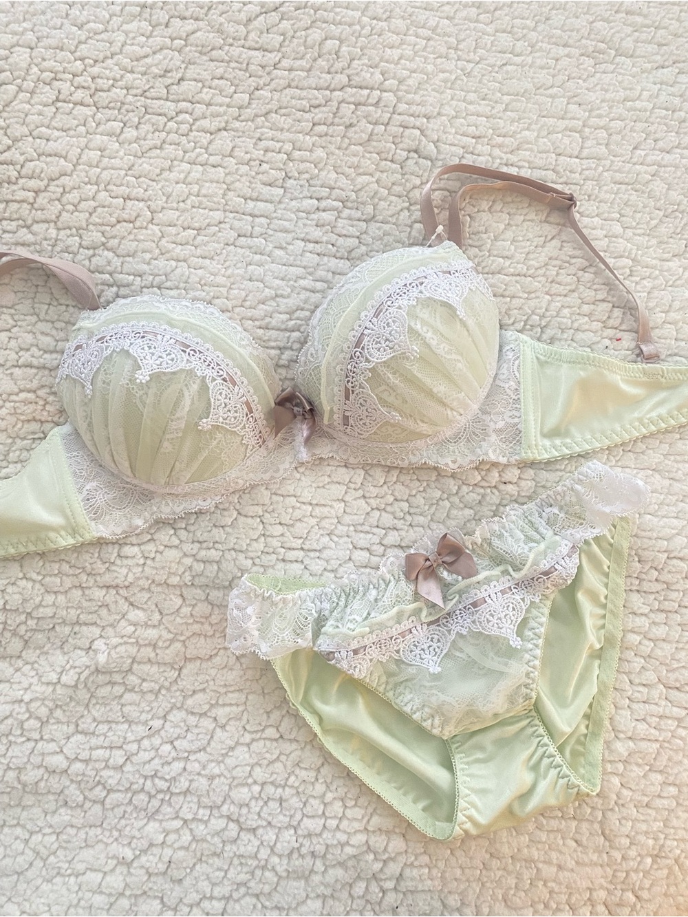 Delicate Light Pink Women's Bra -